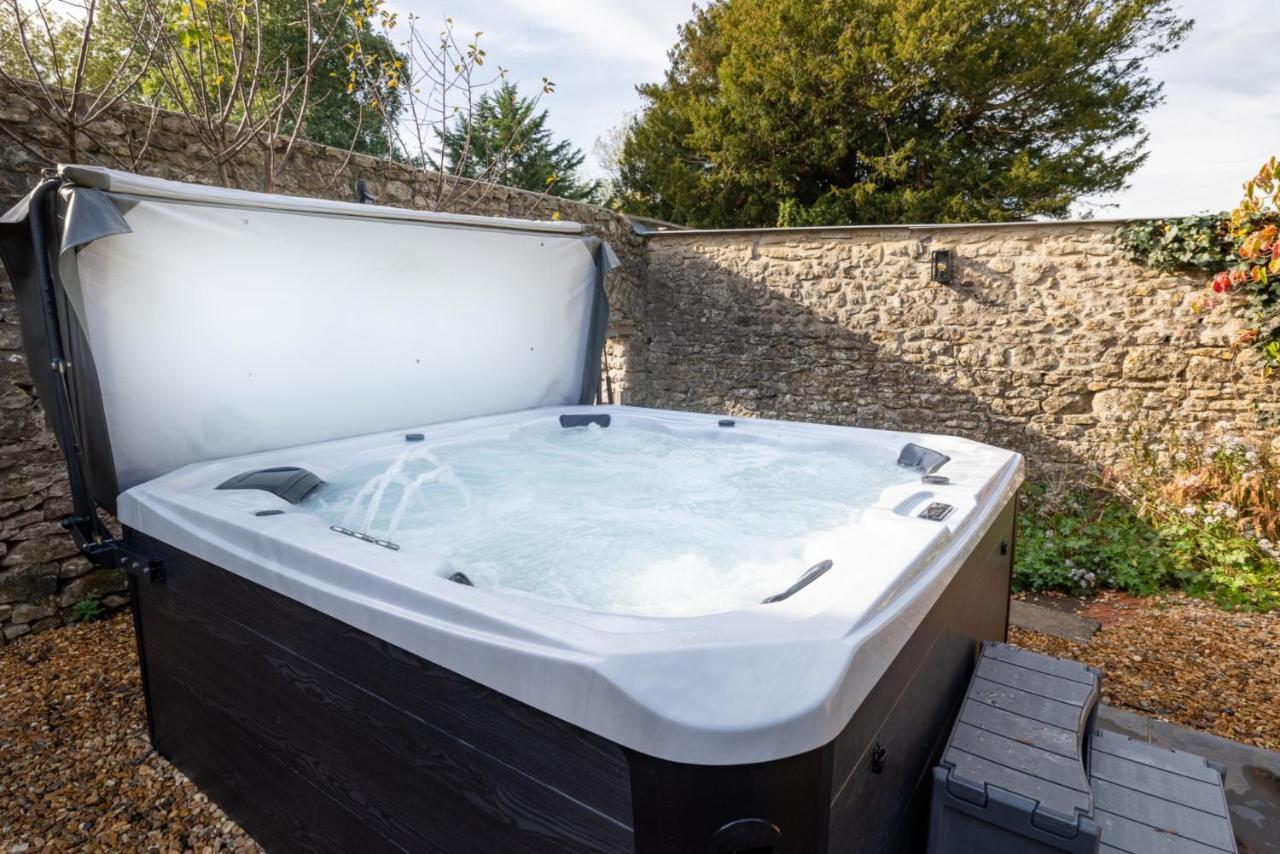 Topside House - Beautiful 7 Bedroom House With Hottub Wifi And Parking Near Bath Wells Frome Oakhill Esterno foto